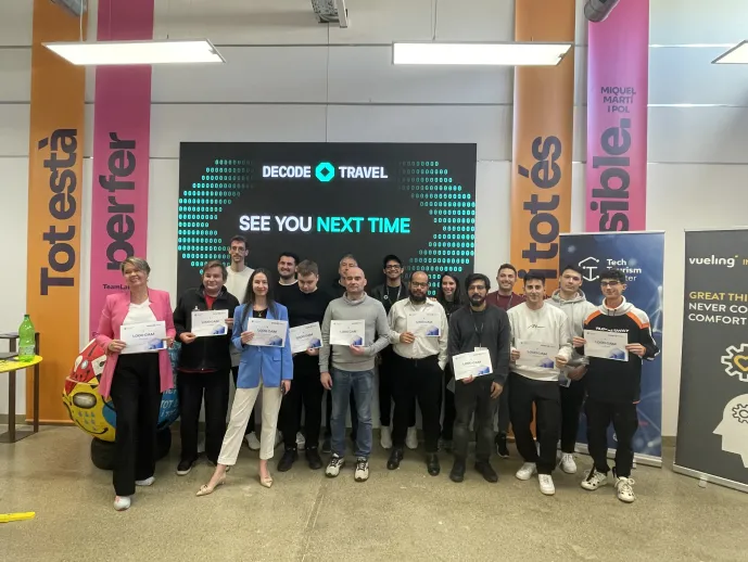Innovació i talent a la Decode Travel Hackathon 